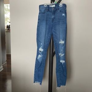 Ripped Skinny Jeans